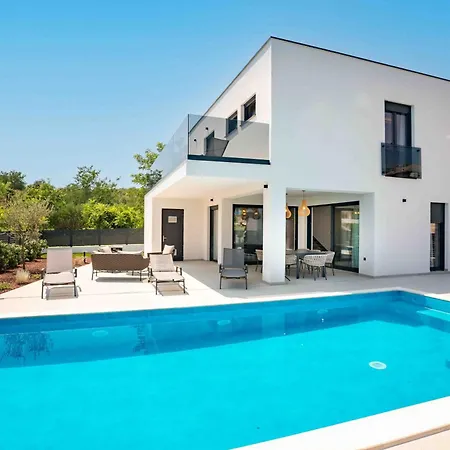 Luxury San Mar Villa