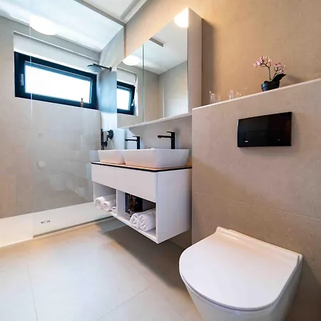 Luxury San Mar *