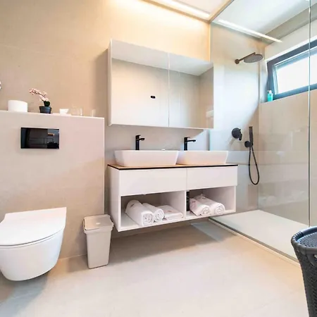 Luxury San Mar *