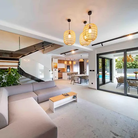 Luxury San Mar *