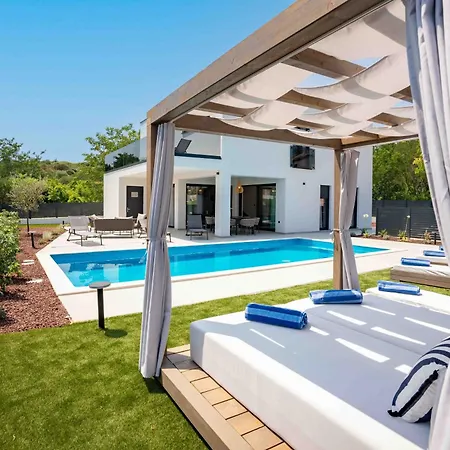 Luxury San Mar