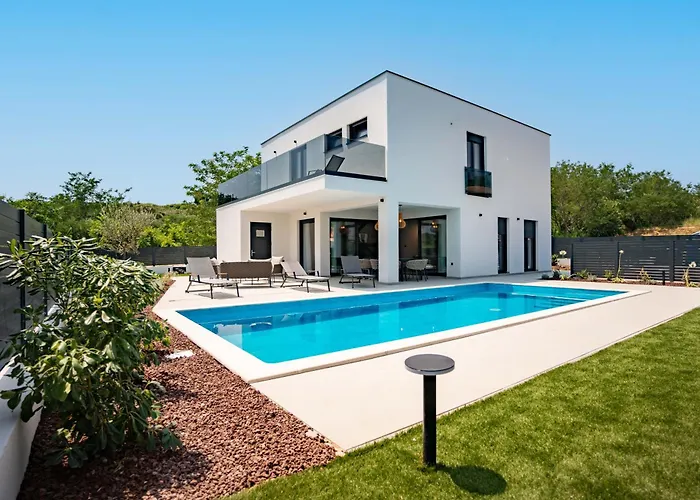 Luxury San Mar *